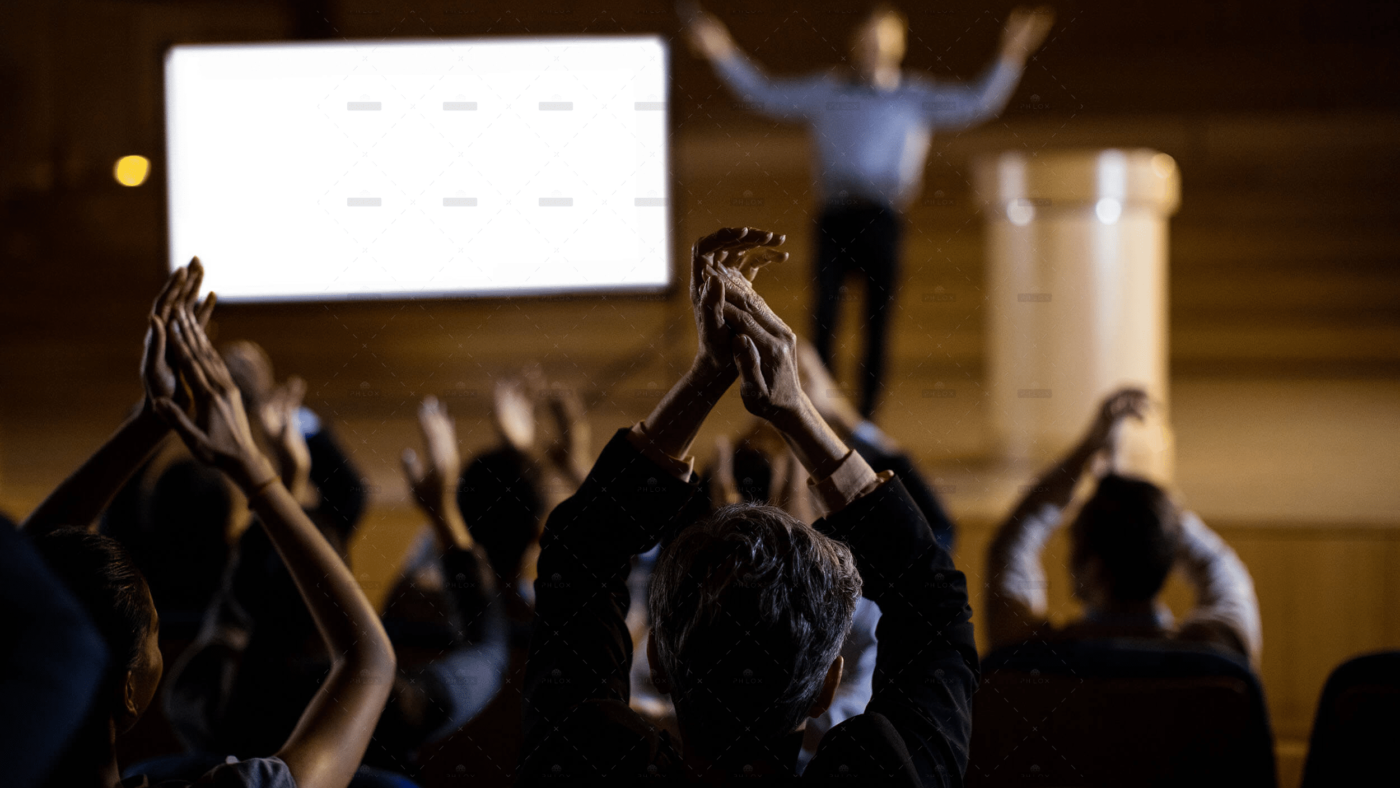 demo-attachment-2019-audience-applauding-speaker-after-conference-presentation-1